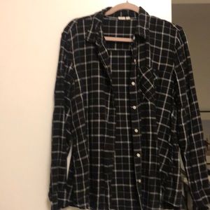 Gap black/white shirt, size XL, cotton/rayon blend